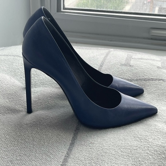 Authentic Saint Laurent Anja Pump in Navy - Picture 2 of 7